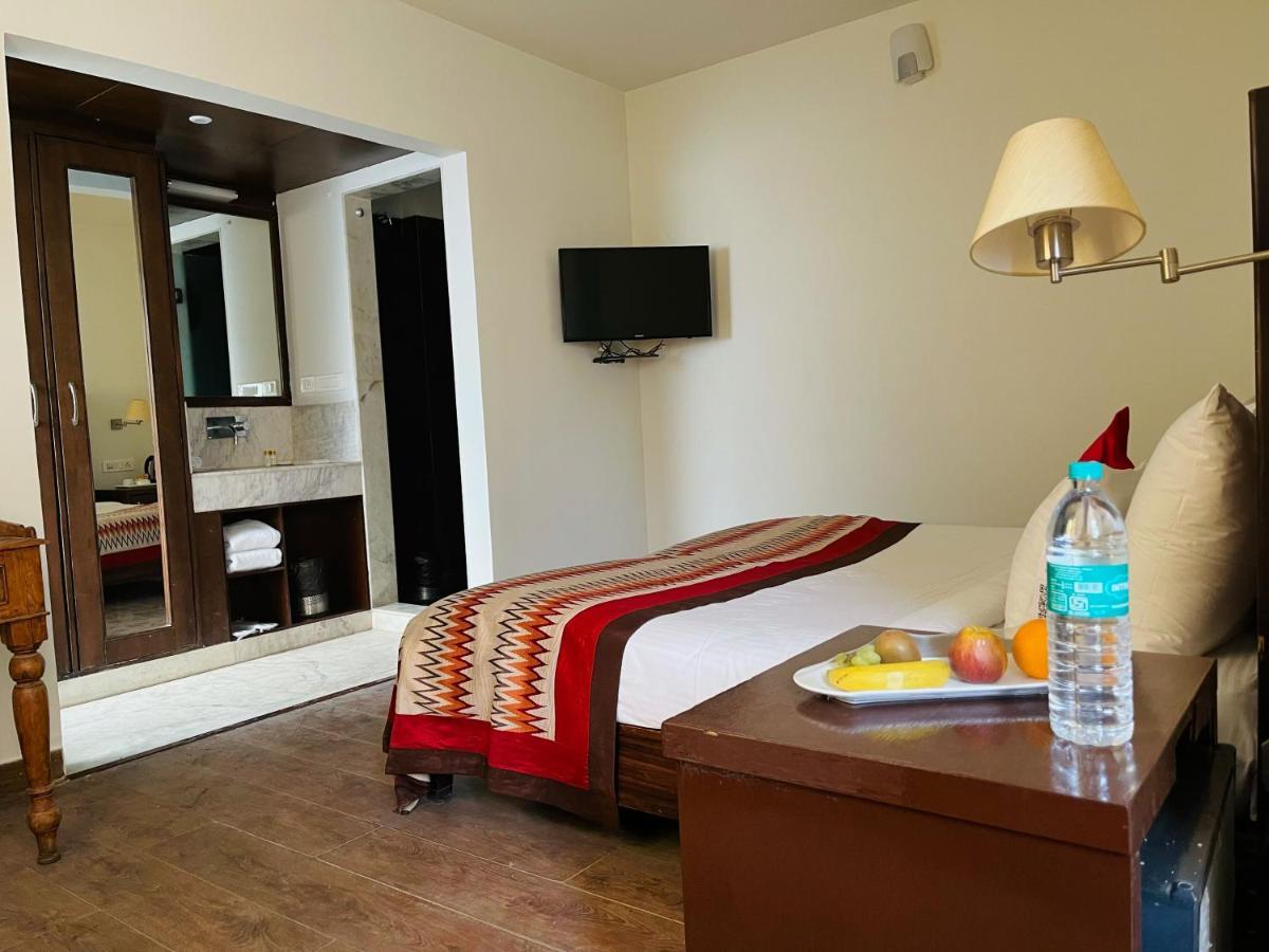 The Orion Express Hotell Jaipur Exteriör bild
